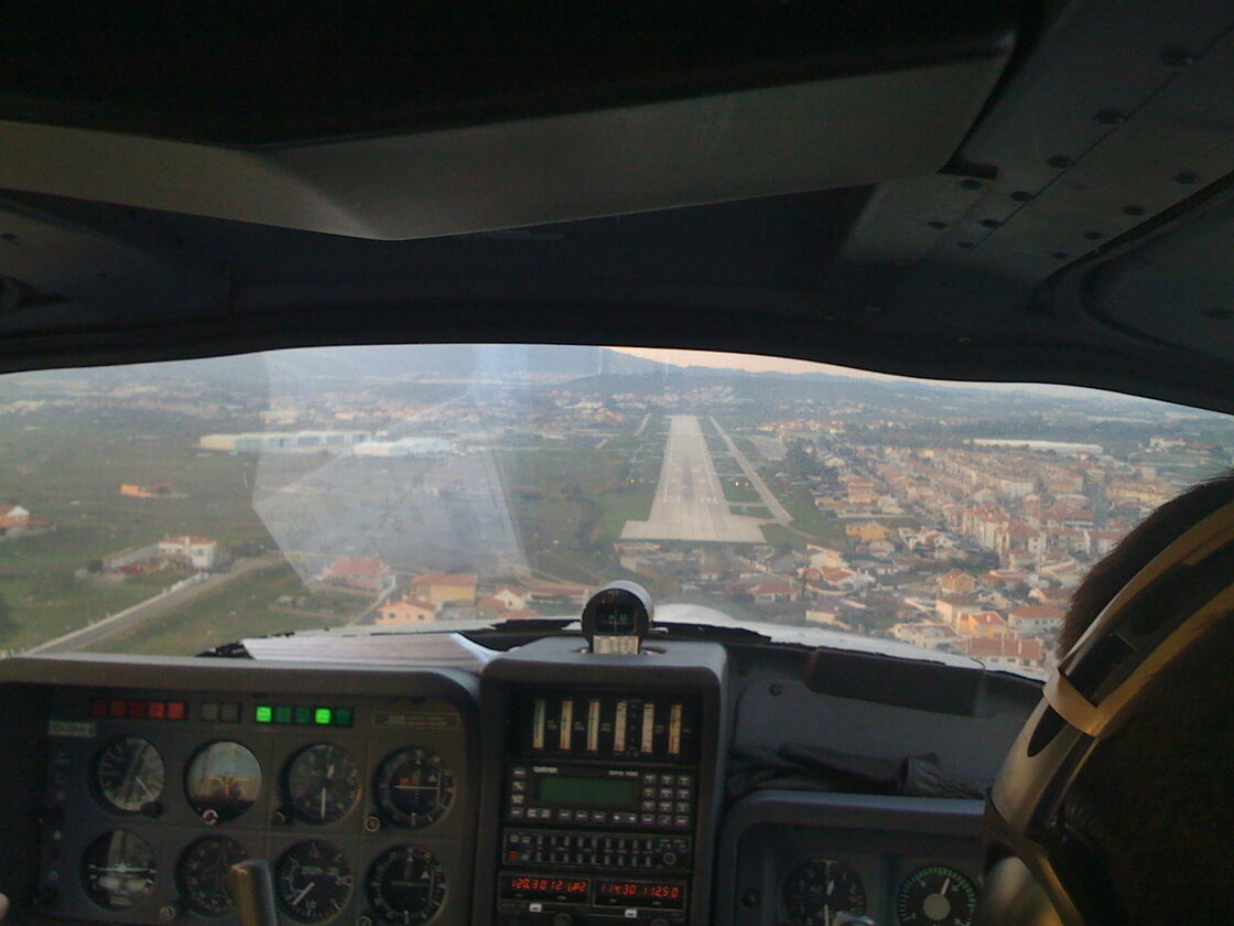 Final approach to runway